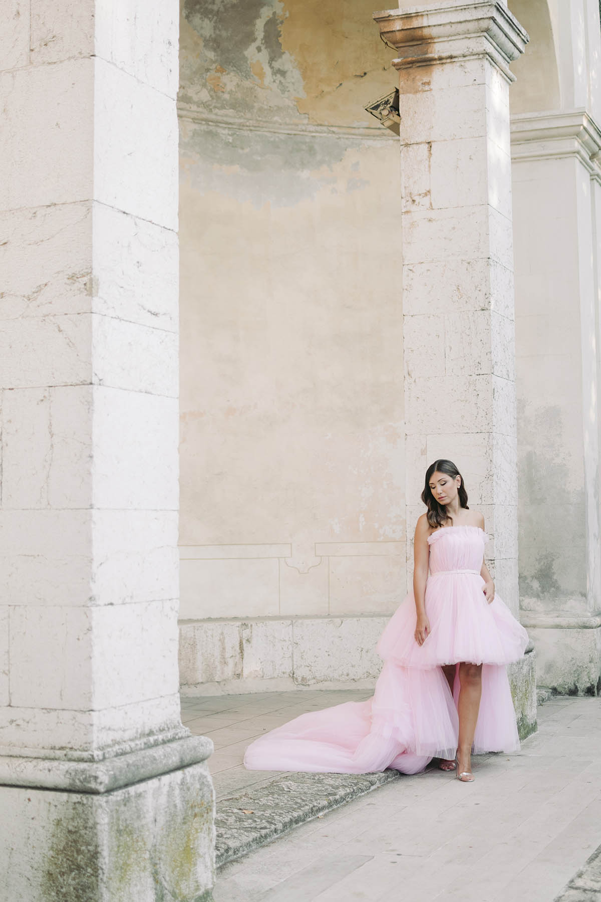 Moment familial pendant les préparatifs de mariage à Saint-Jean-Cap-Ferrat